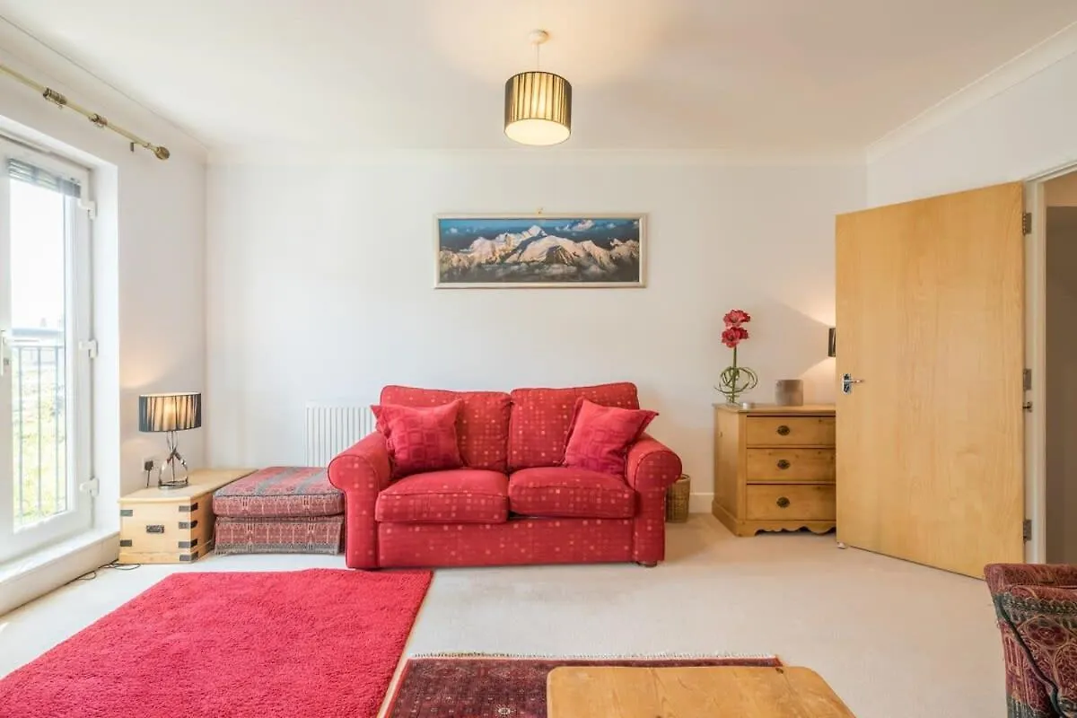 Charming & Spacious House With Free Parking Cambridge  Holiday home Cambridge (Cambridgeshire)
