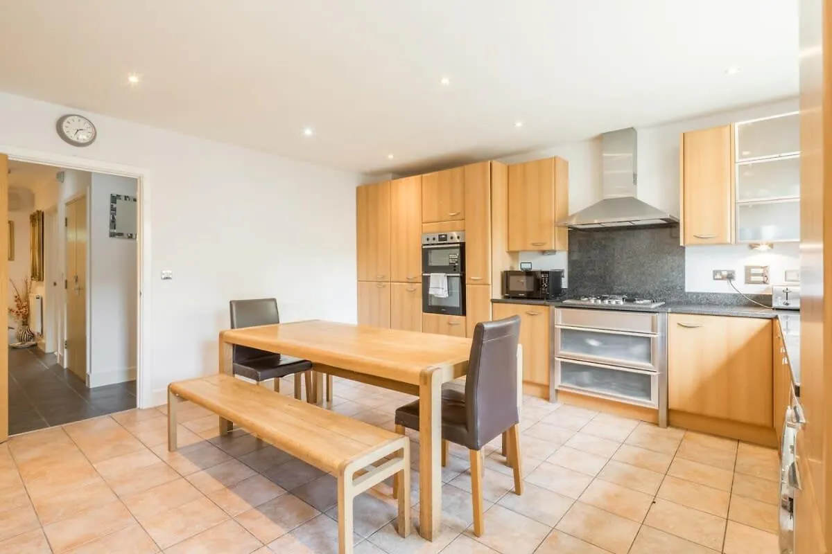 Holiday home Charming & Spacious House With Free Parking Cambridge  United Kingdom