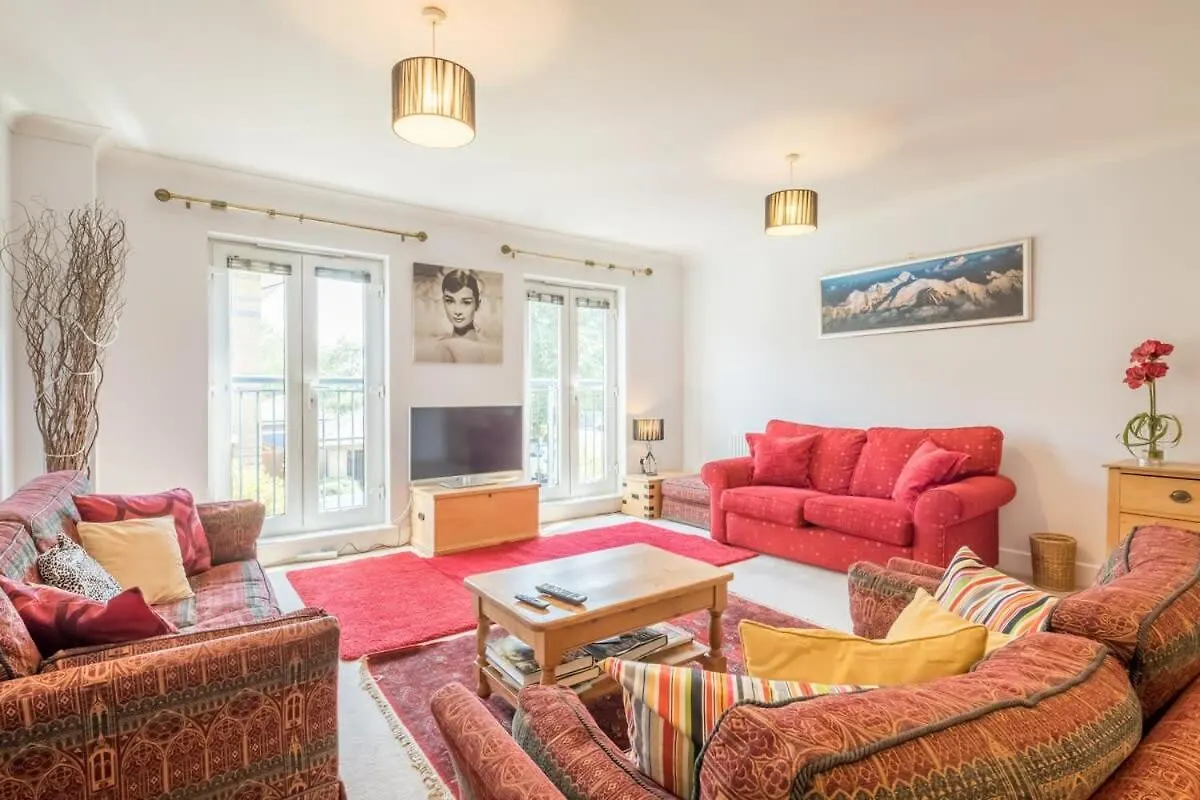 Charming & Spacious House With Free Parking Cambridge