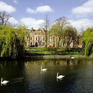 3* Otel Arundel House