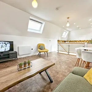  Holiday home Gwydir Street