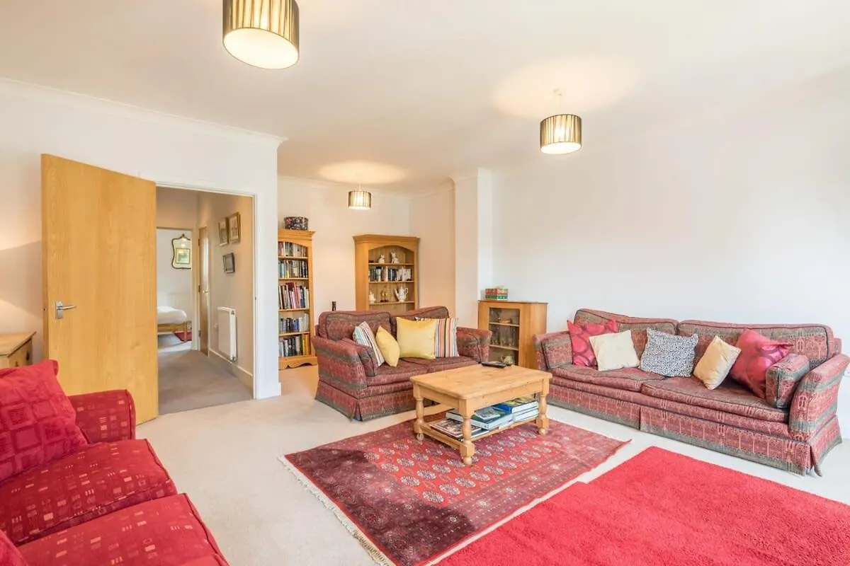 Charming & Spacious House With Free Parking Cambridge  Cambridge (Cambridgeshire)