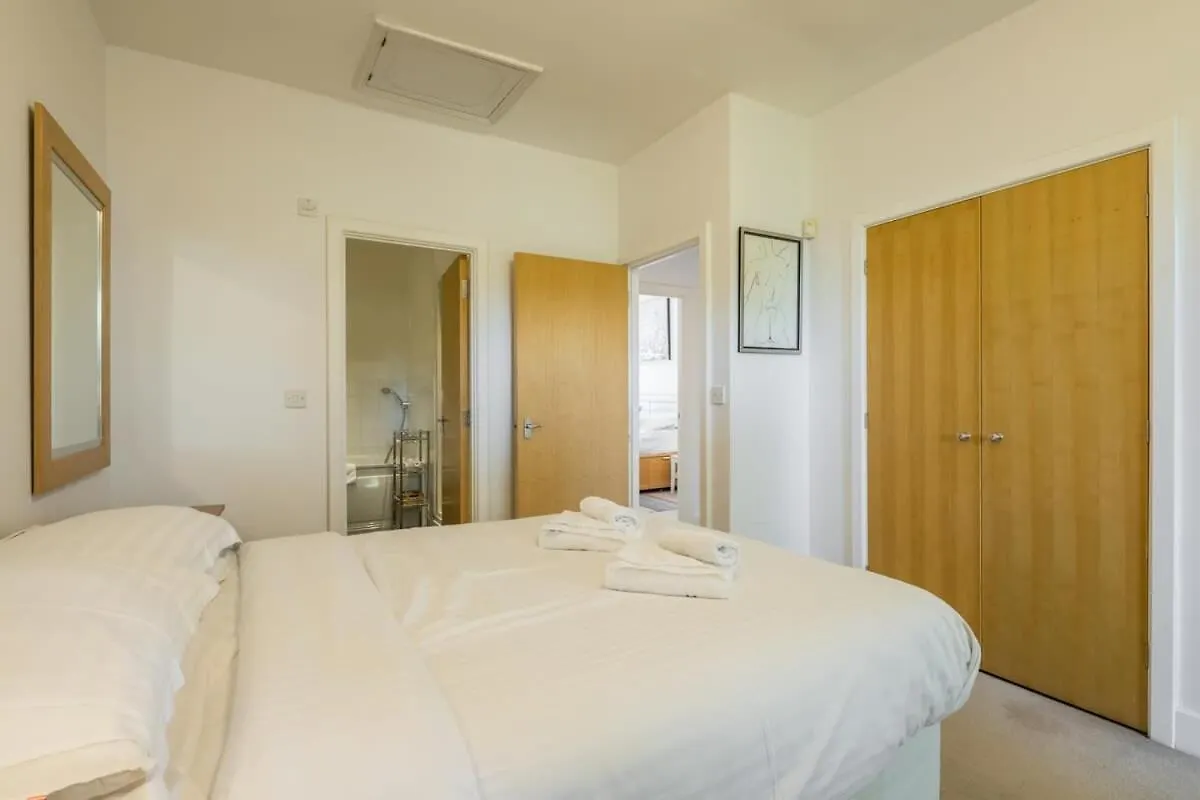 Charming & Spacious House With Free Parking Cambridge  Holiday home