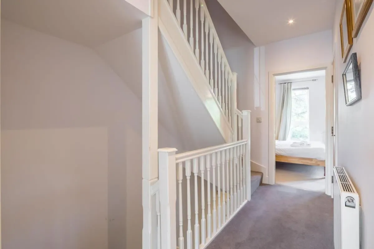 Charming & Spacious House With Free Parking Cambridge  Holiday home Cambridge (Cambridgeshire)